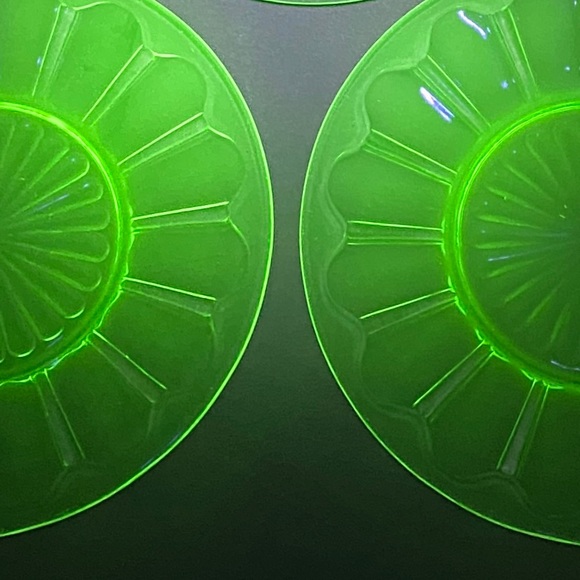 Antique Other - Uranium Glass Plates Vaseline Depression Glass Lunch Salad Dish Colonial 1930s